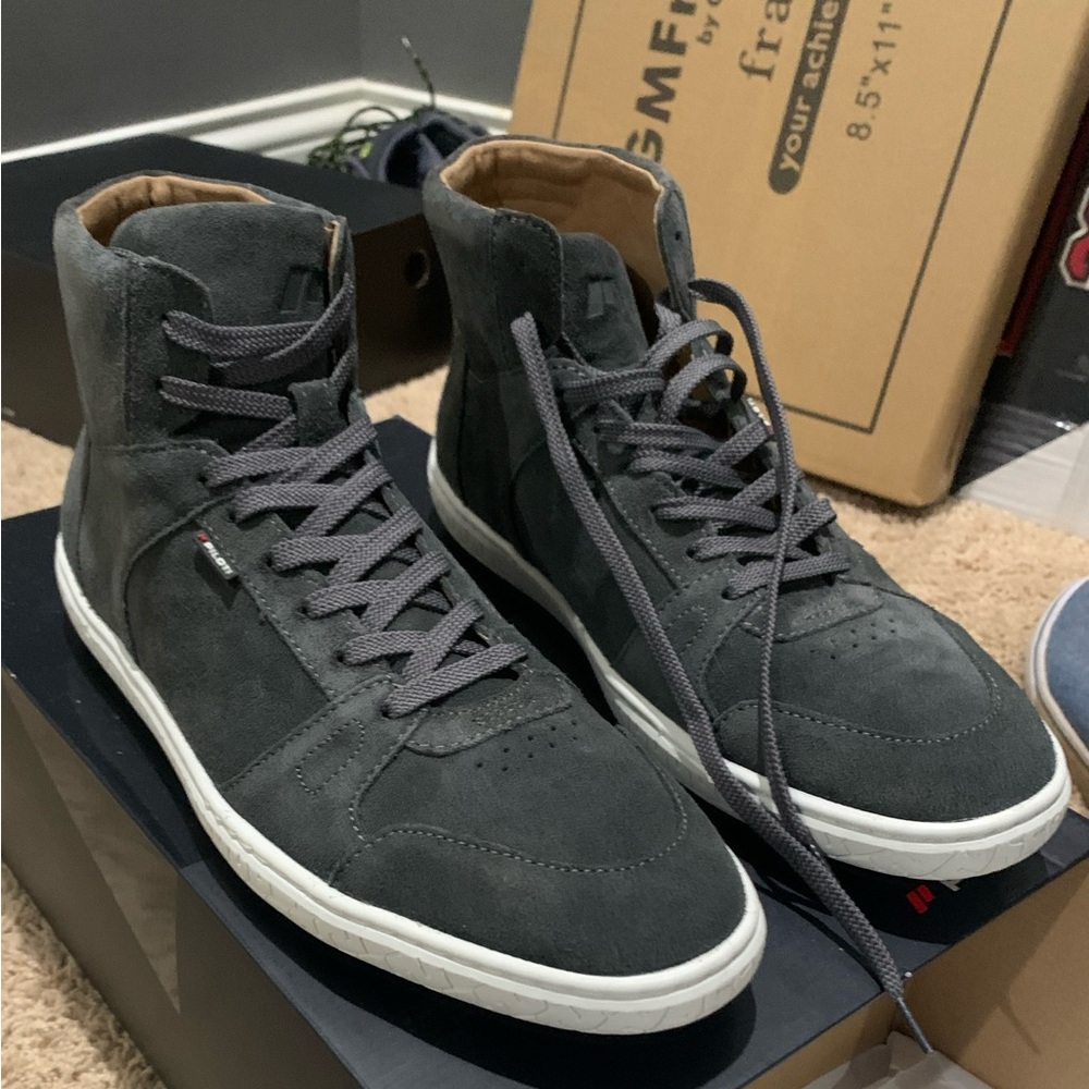 Piloti Apex Italian Suede Driving Shoes in Charcoal Gray - Picture 2 of 10